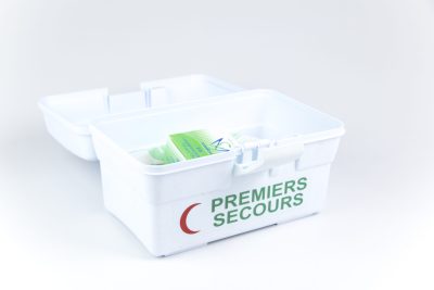 Boite de pharmacie premier secours ( malette) complete **