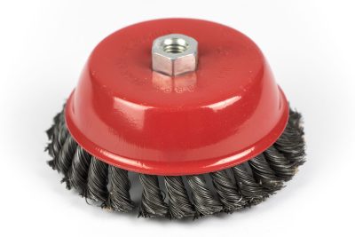 Brosse metal conique pour meuleuse 075/3"" noir**