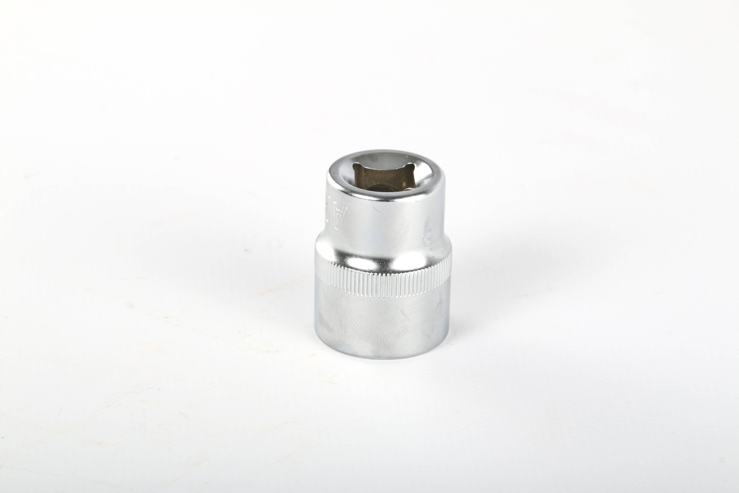 Douille chrome 1/2"" n° 16 (12 pans-courte ) vanadium ** AK