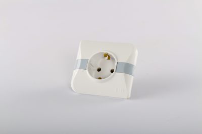 Prise avec terre economique (b/10pcs) ** BMS