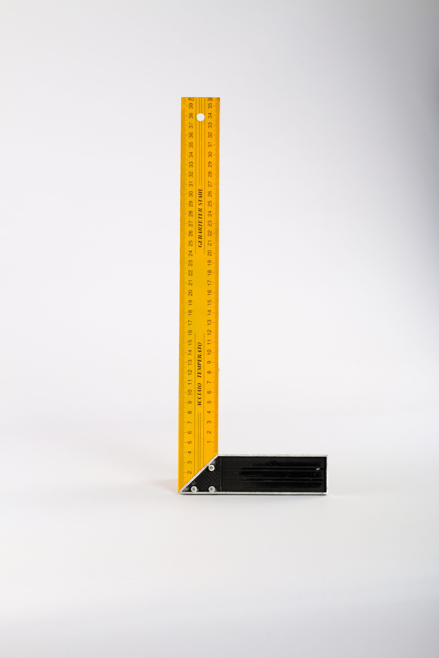 Equerre menuiserie jaune 40 cm**