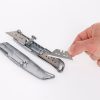 Cutter metal a Lame retractable 18mm Réf: KRT000301HD ** KREATOR